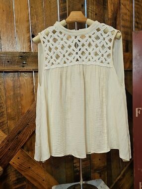 377 POL Cream Crochet-Yoke Sleeveless Blouse